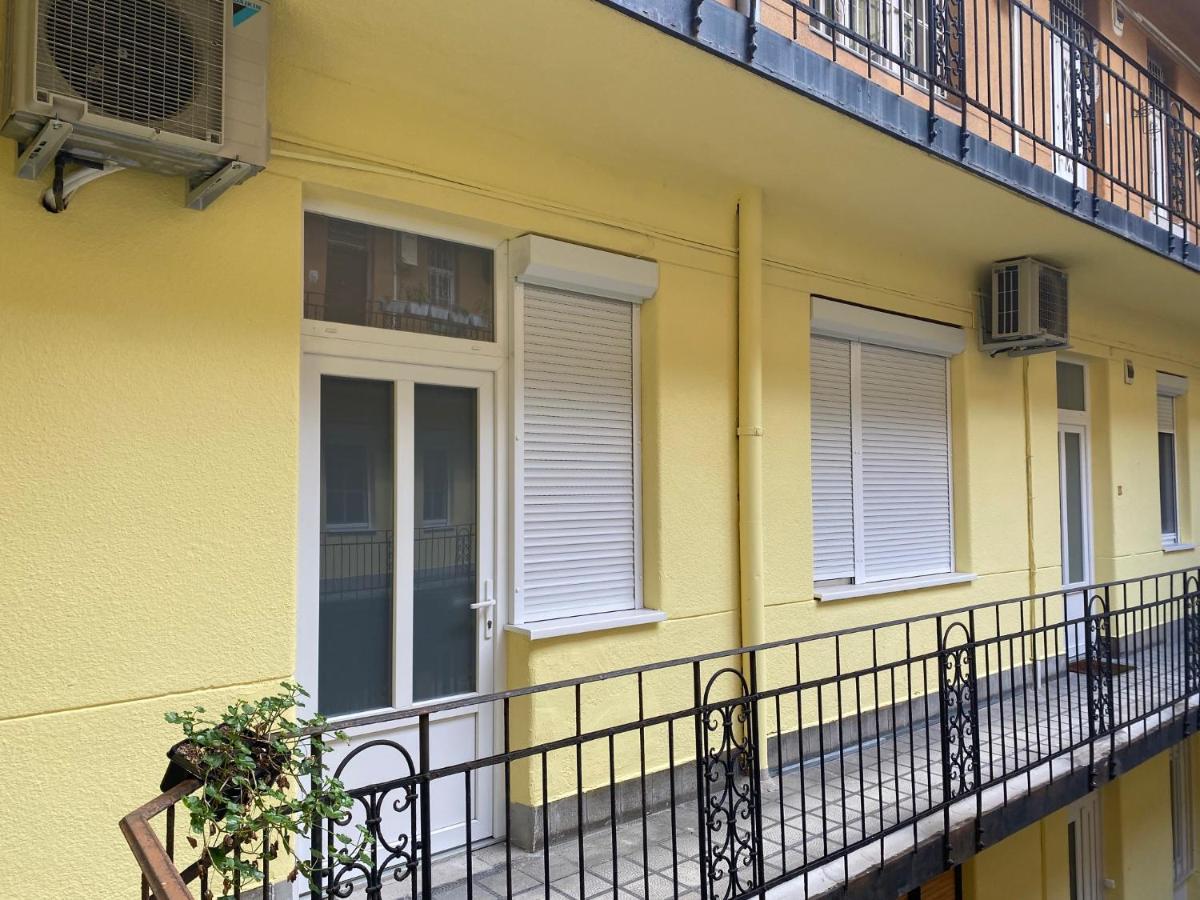 Greyblack Styles Apartment Budapeste Exterior foto